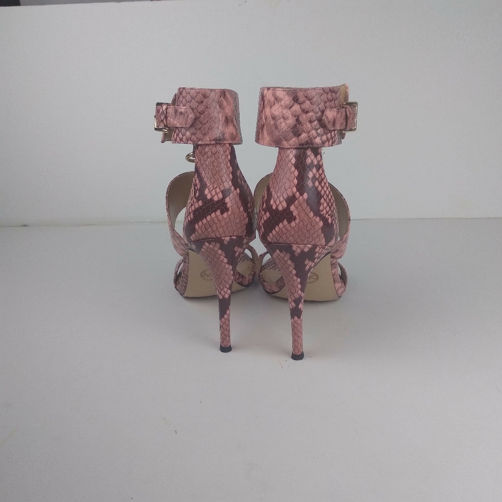 Michele Kors Amos ankle strap sandal in shell pink snake skin print size 8.5 M - Picture 9 of 16